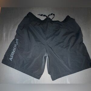Under Armour Men's Black Shorts Size Large